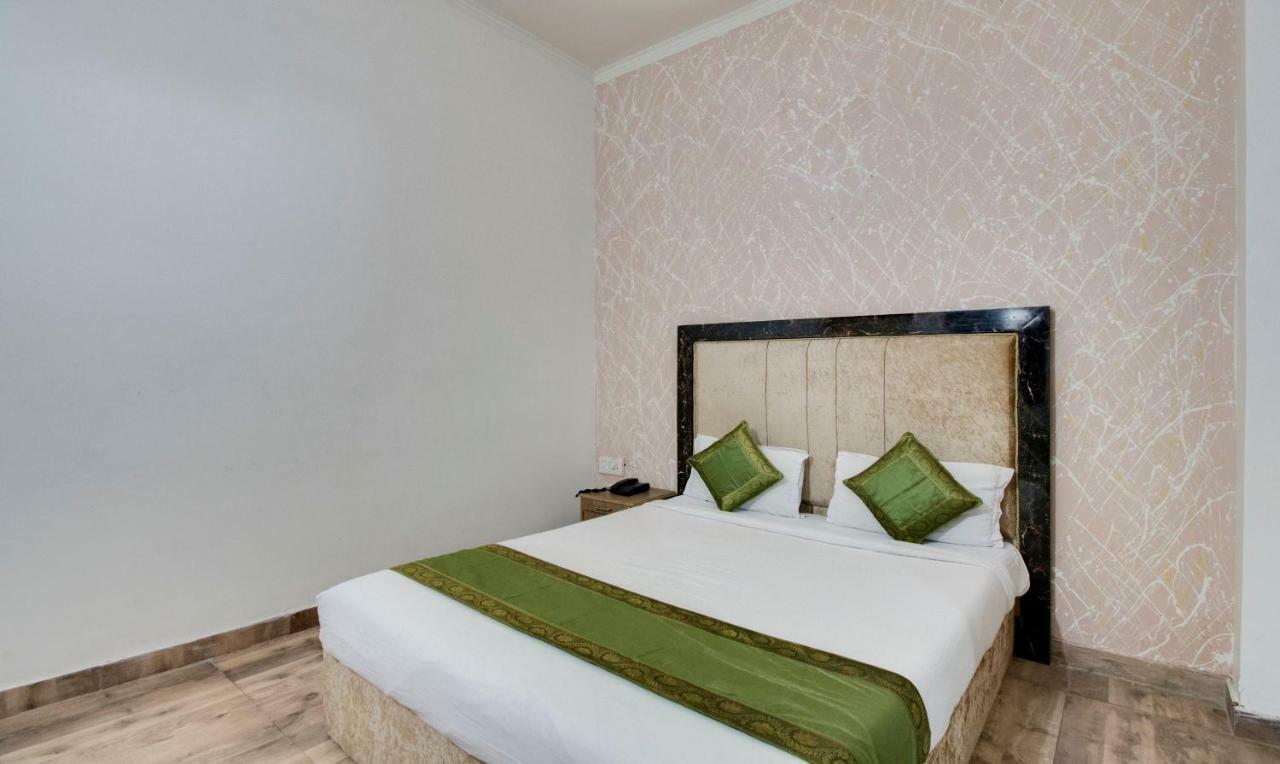 Itsy By Treebo - Royale Inn Mirát Kültér fotó